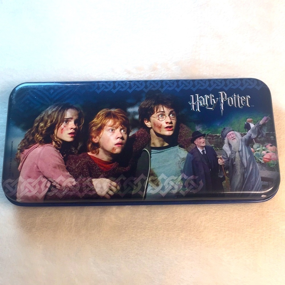 HARRY POTTER TIN BOX VINTAGE USED 7 1/2"L x 3 1/2 ' x 15/16" - Picture 1 of 15